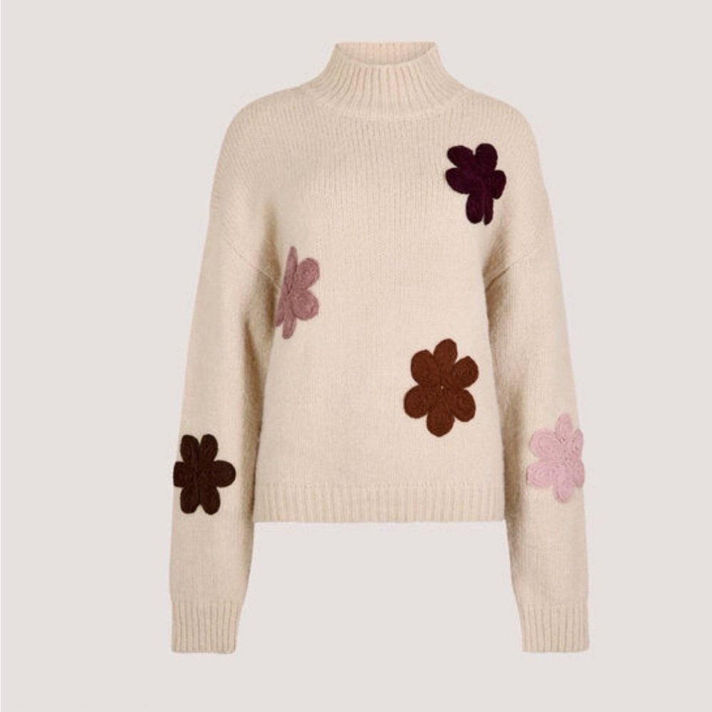 APRICOT 🍑 - Cream Floral Appliqué Turtleneck Sweater - Picture 6 of 7
